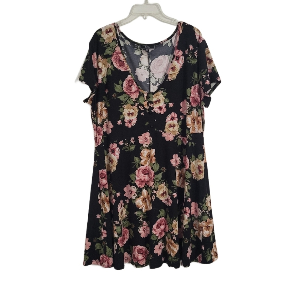 Vibe Sportswear  Women's Plus Size 3X  Floral Short Sleeve Pullover Dress  Black